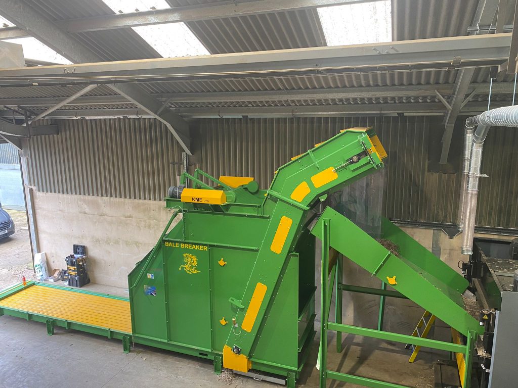 Bale breaker for Hemp process, feeding bales of hemp into the decortication system 