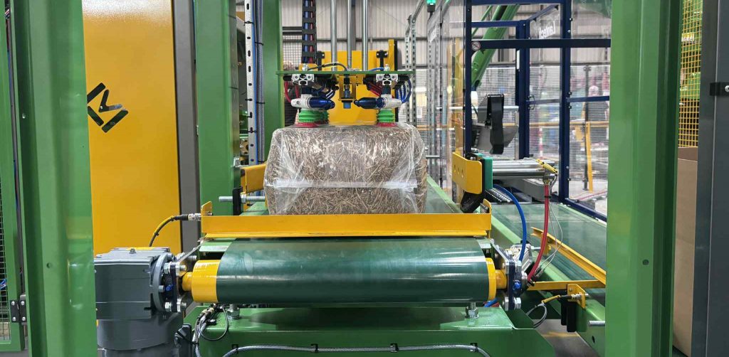 Box & Seal pet hay packing machine